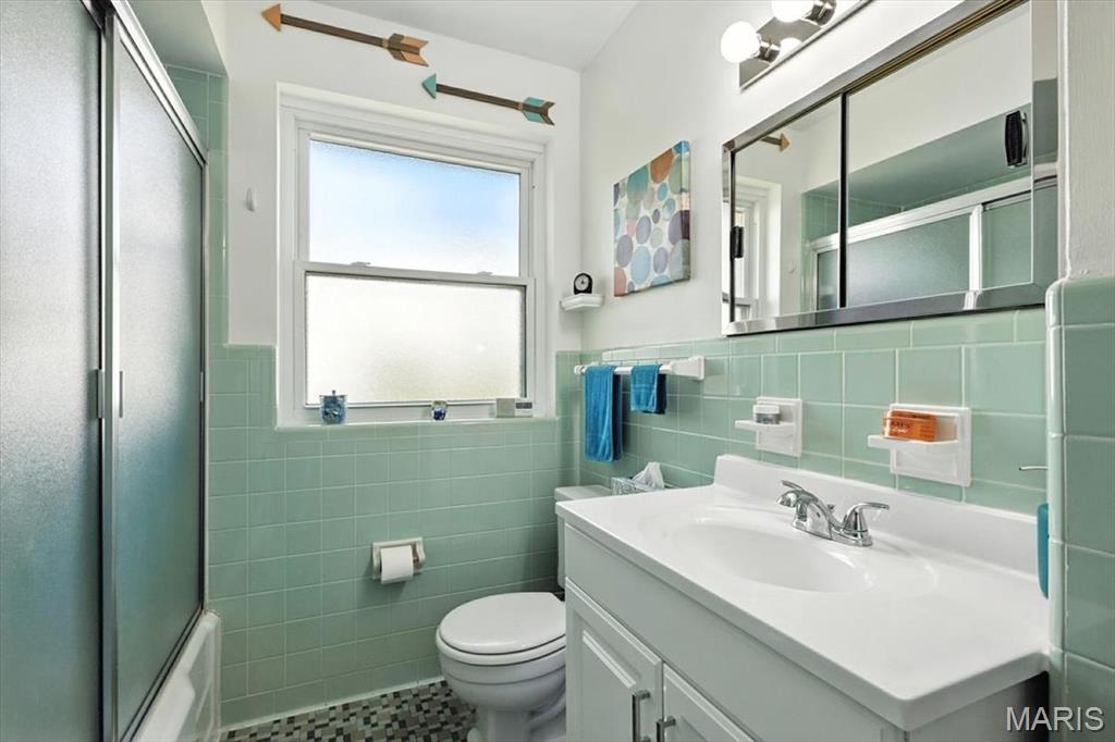 2 Delcrest Court, Unit 202 University City, MO 63124 - Photo 19 of 23