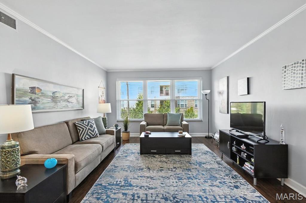 2 Delcrest Court, Unit 202 University City, MO 63124 - Photo 6 of 23