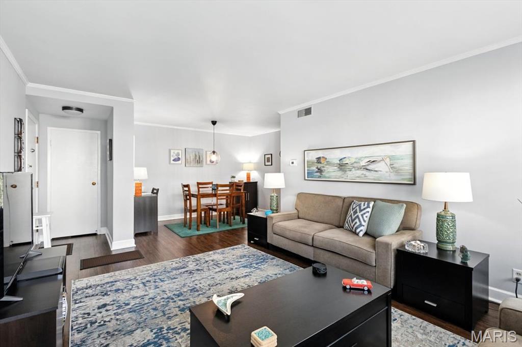 2 Delcrest Court, Unit 202 University City, MO 63124 - Photo 7 of 23