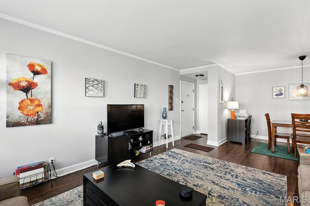 2 Delcrest Court, Unit 202 University City, MO 63124 - Photo 8 of 23