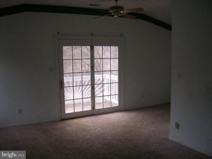 122 Silopanna Road Annapolis, MD 21403 - Photo 6 of 10 Master Bedroom