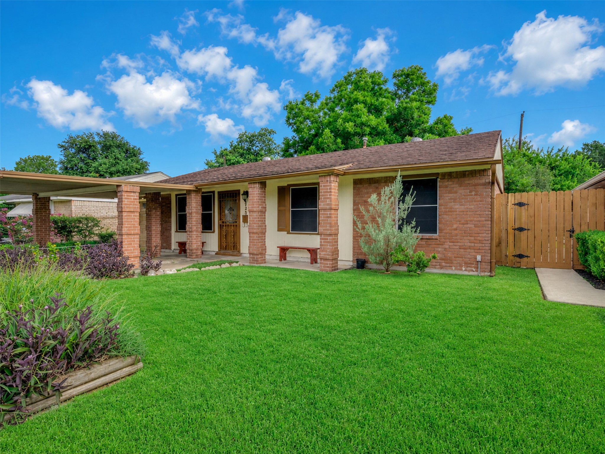 4123 Friar Point Road Houston, TX 77047 - Photo 2 of 19 Front