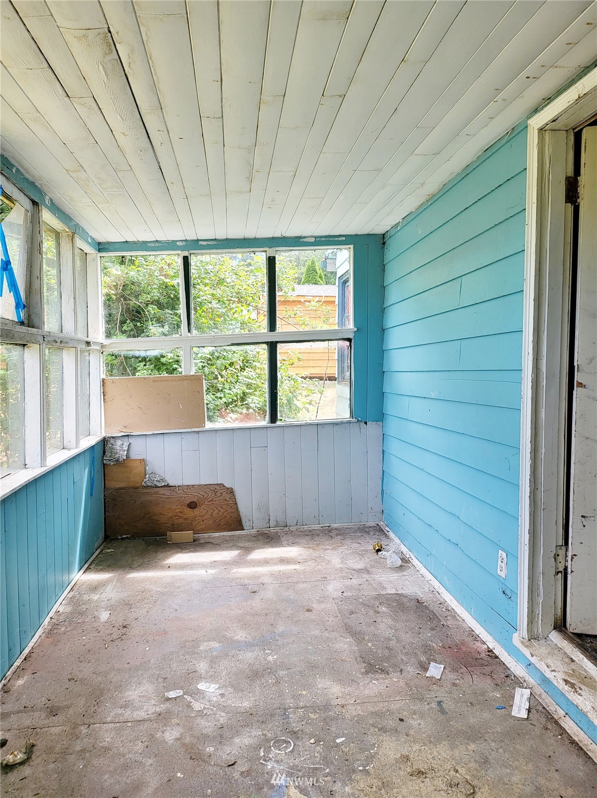 5982 Sidney Road Southwest Port Orchard, WA 98367 - Photo 4 of 10 Gallery Image 4
