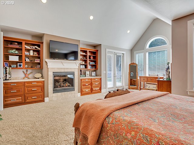 24655 Northeast Graham Road, Unit 1 Aurora, OR 97002 - Photo 18 of 30