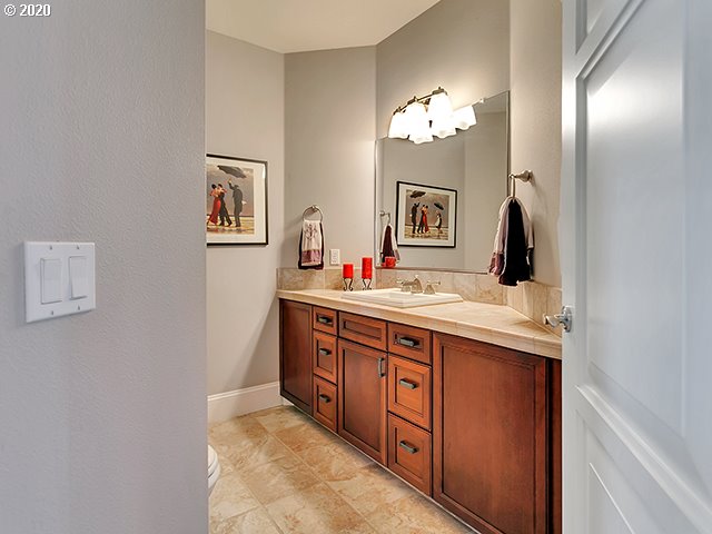 24655 Northeast Graham Road, Unit 1 Aurora, OR 97002 - Photo 19 of 30