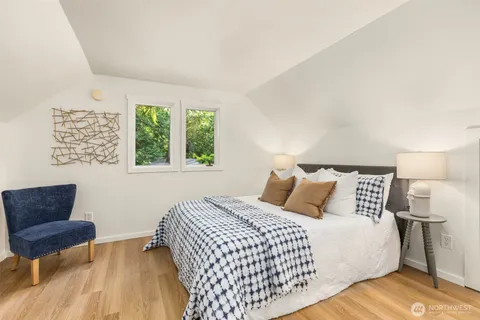 $2,750,000 | 10058 Northeast Lafayette Avenue, Bainbridge Island, WA 98110
