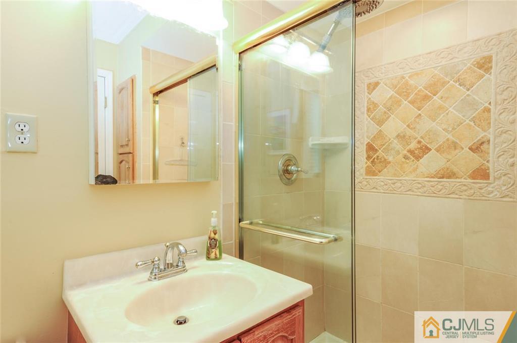 52 Overhill Road East Brunswick, NJ 08816 - Photo 19 of 25 Gallery Image 19