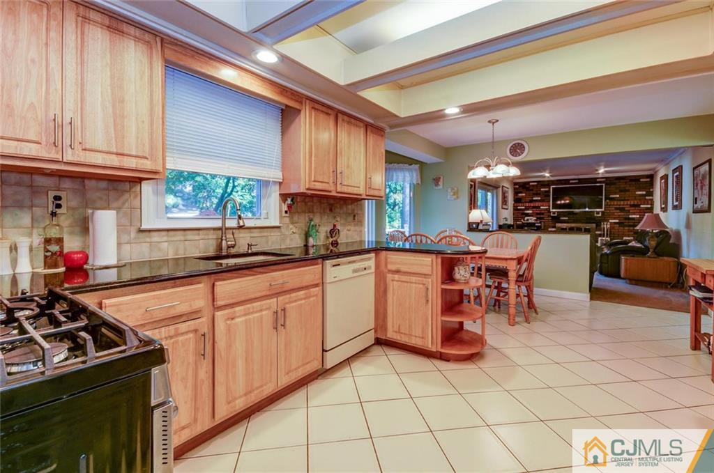 52 Overhill Road East Brunswick, NJ 08816 - Photo 8 of 25 Gallery Image 8