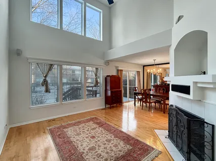 $425,000 | 1726 Dixon Drive, Lisle, IL 60532