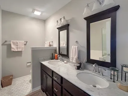 $425,000 | 1726 Dixon Drive, Lisle, IL 60532