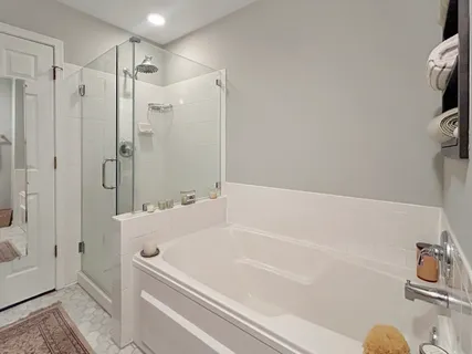 $425,000 | 1726 Dixon Drive, Lisle, IL 60532