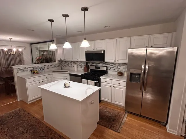 $435,000 | 1726 Dixon Drive, Lisle, IL 60532