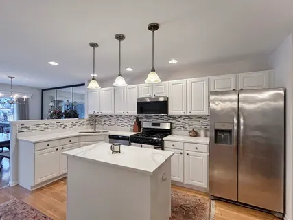 $425,000 | 1726 Dixon Drive, Lisle, IL 60532