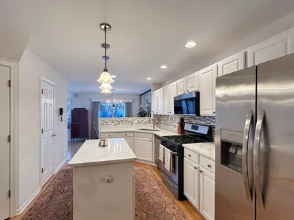 $425,000 | 1726 Dixon Drive, Lisle, IL 60532