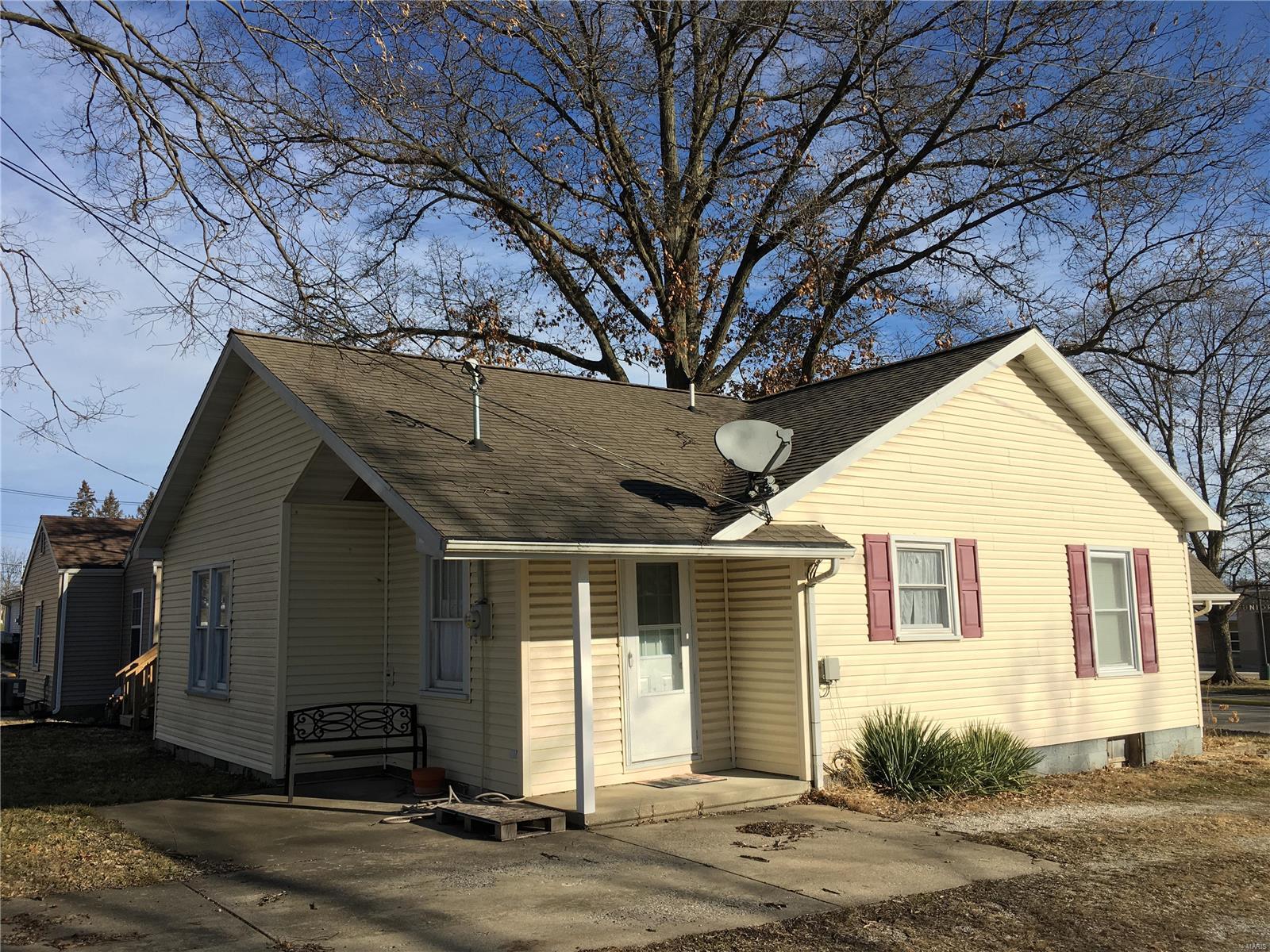 906 Rountree Street Hillsboro, IL 62049 - Photo 5 of 16 Gallery Image 5