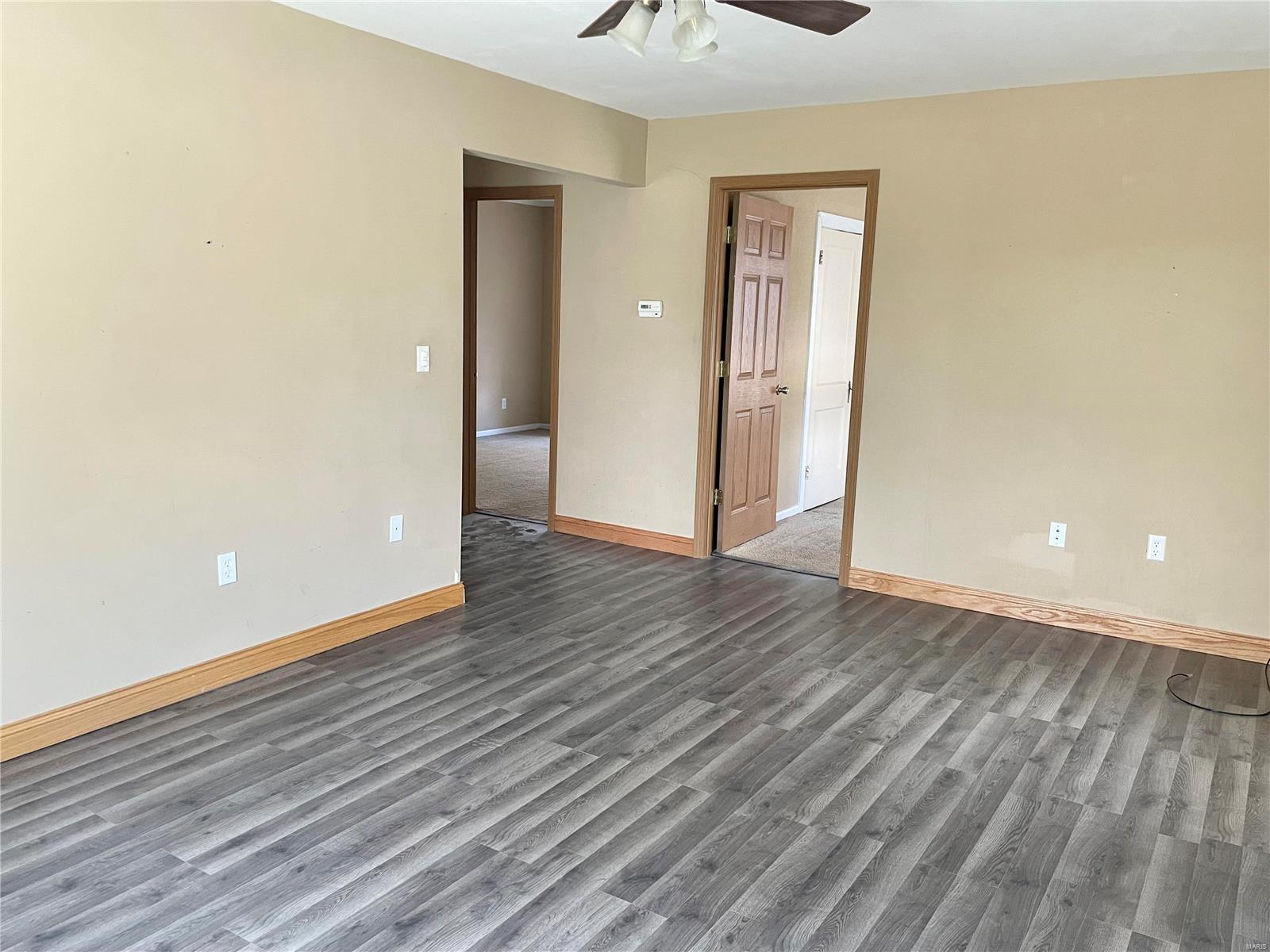906 Rountree Street Hillsboro, IL 62049 - Photo 6 of 16 Gallery Image 6