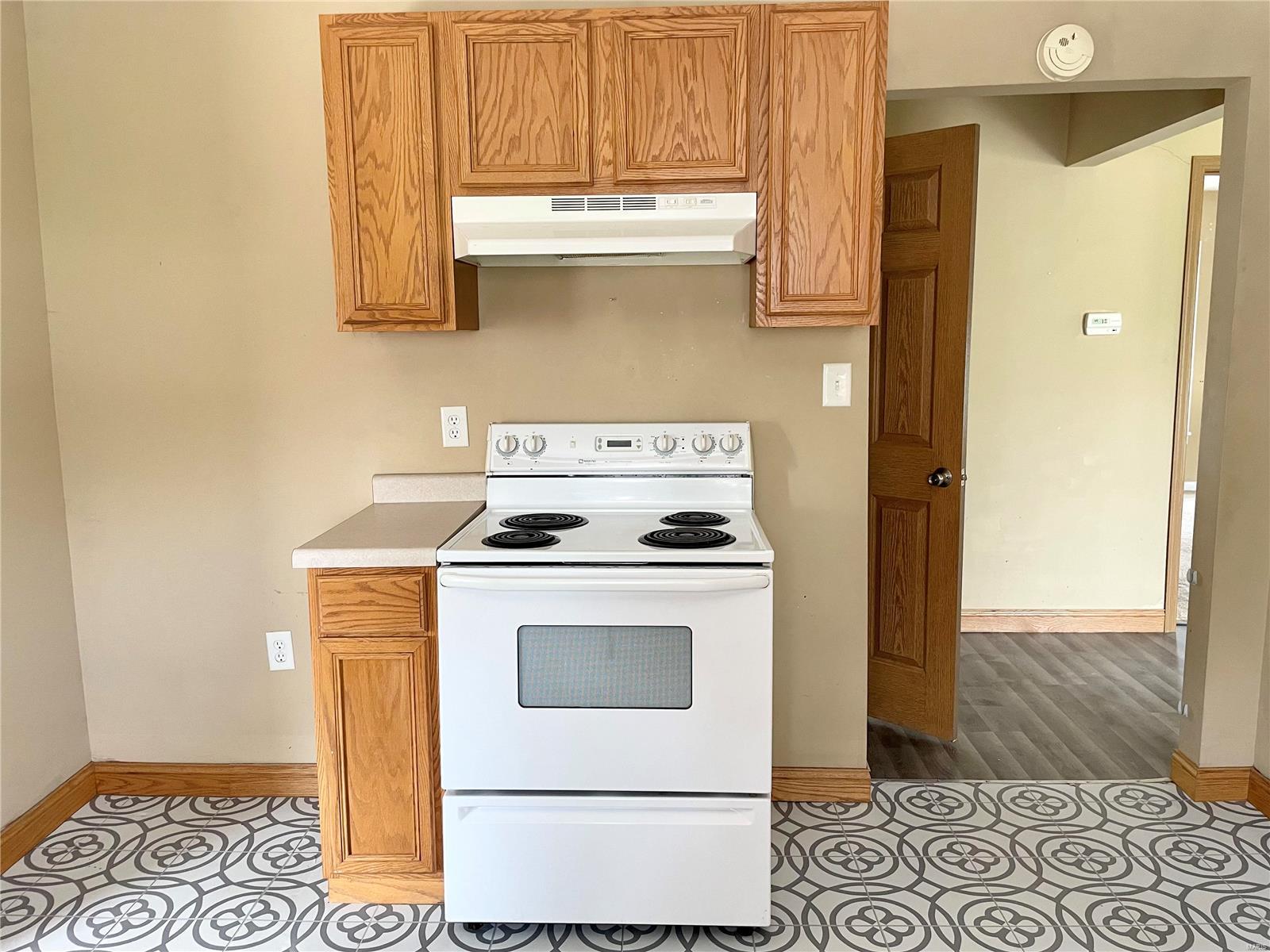 906 Rountree Street Hillsboro, IL 62049 - Photo 10 of 16 Gallery Image 10