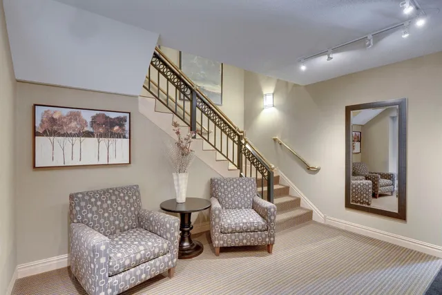 $138,500 | 6500 Woodlake Drive, Unit 202, Richfield, MN 55423