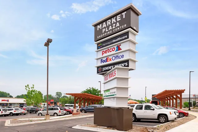 $138,500 | 6500 Woodlake Drive, Unit 202, Richfield, MN 55423