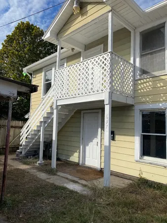 $950 | 607 South Main Street, Unit A, Baytown, TX 77520