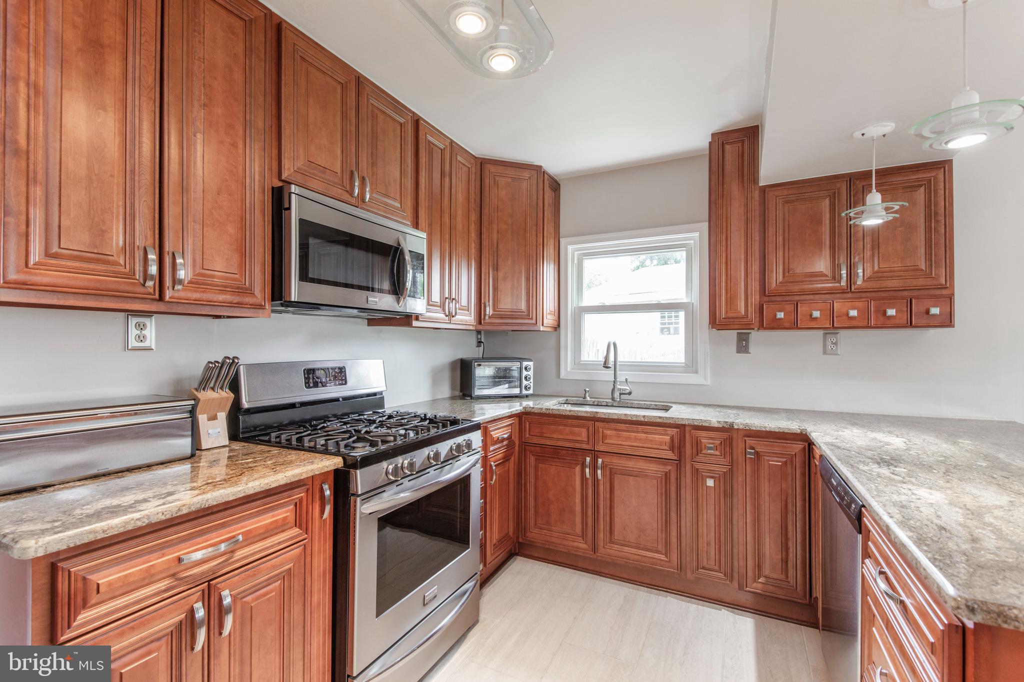 1212 Cambridge Road Warminster, PA 18974 - Photo 12 of 41 Gallery Image 12