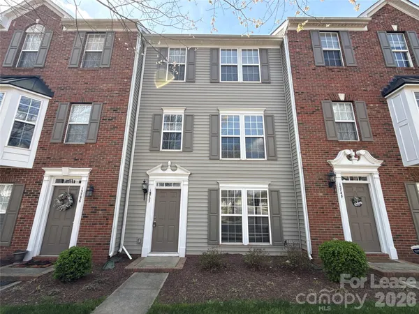 $2,150 | 15752 Castle Watch Avenue, Charlotte, NC 28277