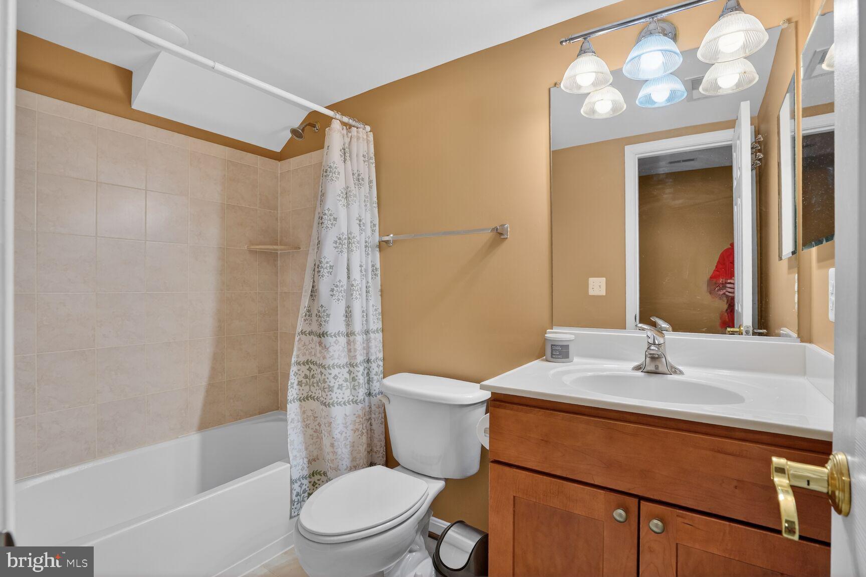 3308 McCorkle Court Triangle, VA 22172 - Photo 54 of 73 4th Full Bathroom