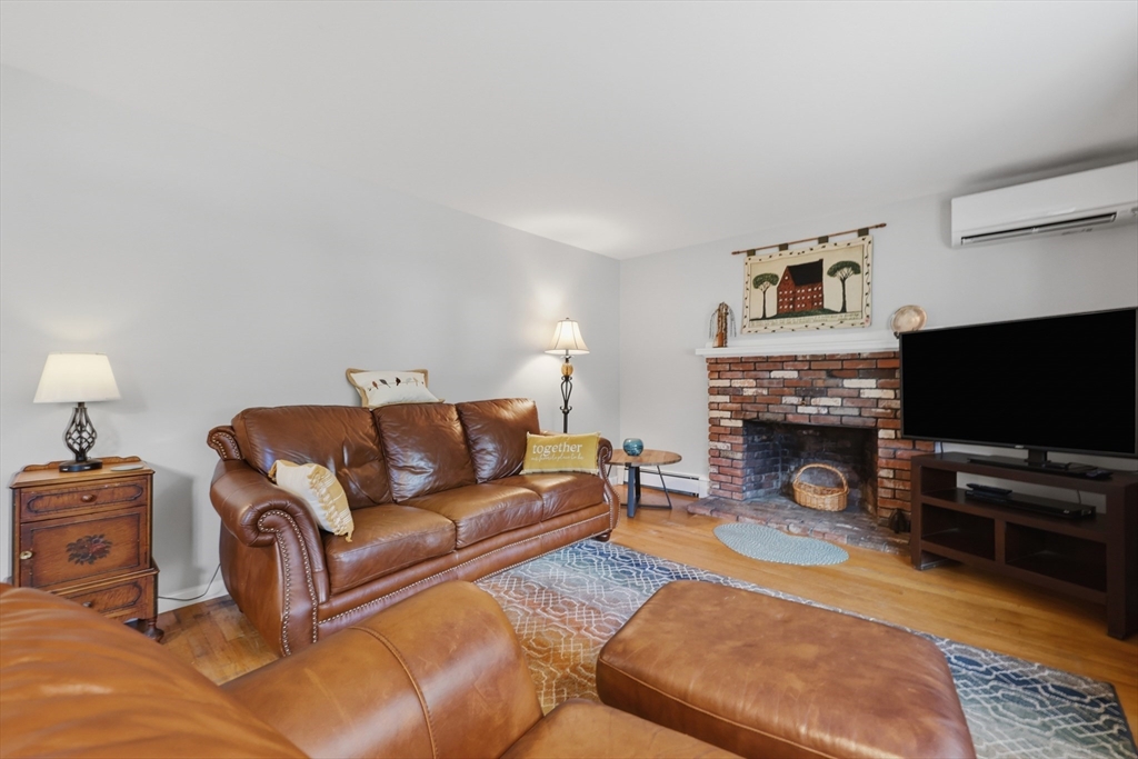105 Main Street Townsend, MA 01469 - Photo 6 of 34