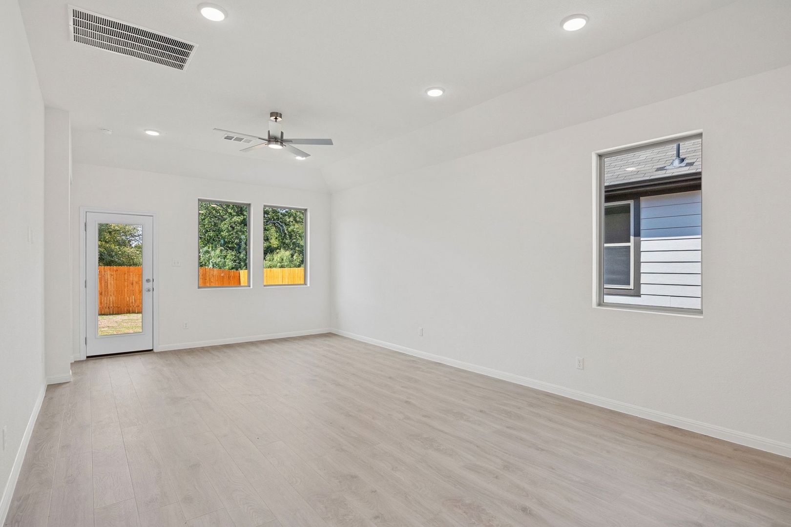 170 Hornet Street Elgin, TX 78621 - Photo 28 of 34