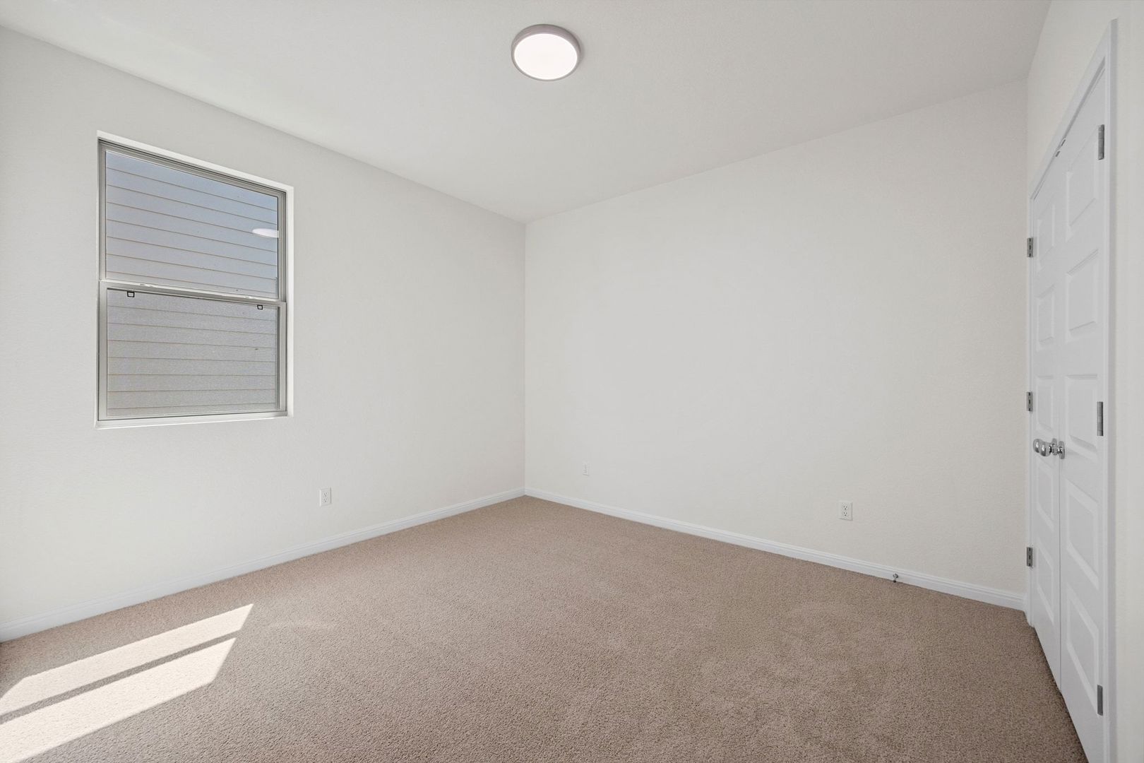 170 Hornet Street Elgin, TX 78621 - Photo 4 of 34