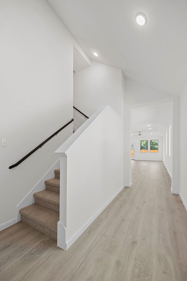 170 Hornet Street Elgin, TX 78621 - Photo 6 of 34