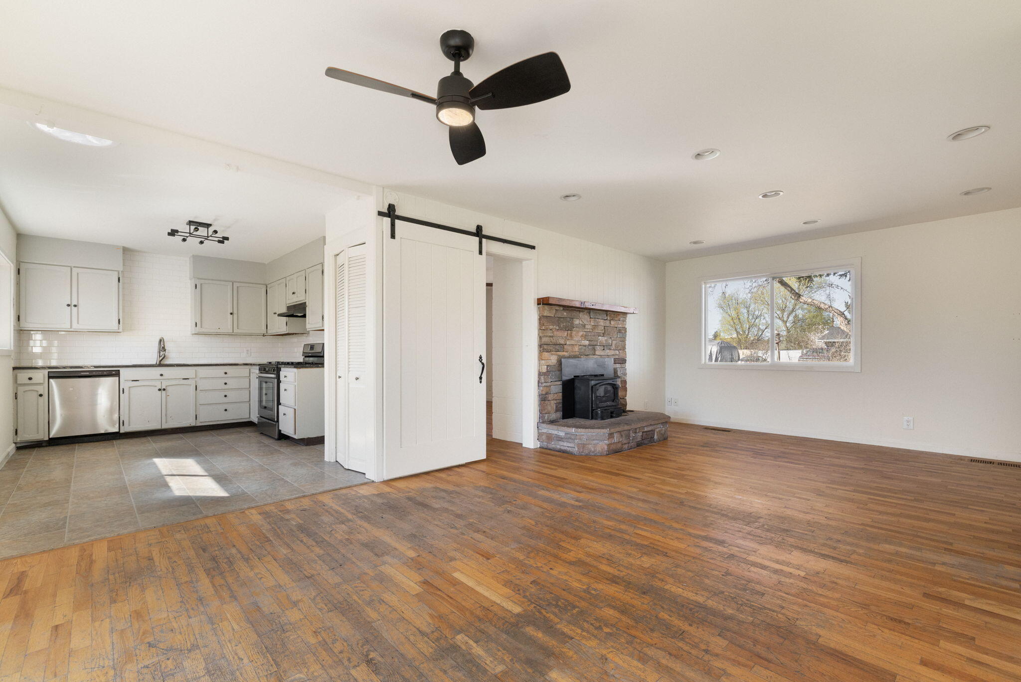 1830 Southwest 16th Street Redmond, OR 97756 - Photo 20 of 31 Dry Sky - 1830 SW 16th St (20 of 30)