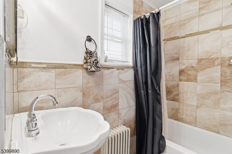 69 Webster Avenue Paterson, NJ 07501 - Photo 29 of 35