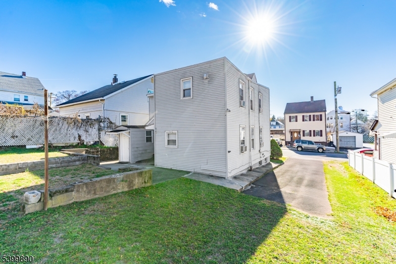 69 Webster Avenue Paterson, NJ 07501 - Photo 4 of 35