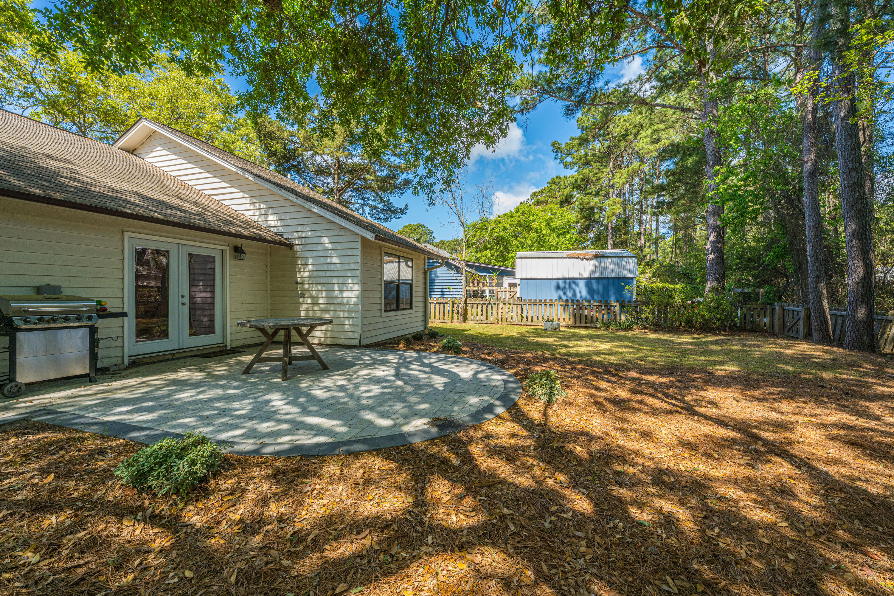 1525 East Crossing Lane Mount Pleasant, SC 29466 - Photo 7 of 24 1525EastCrossingLane028