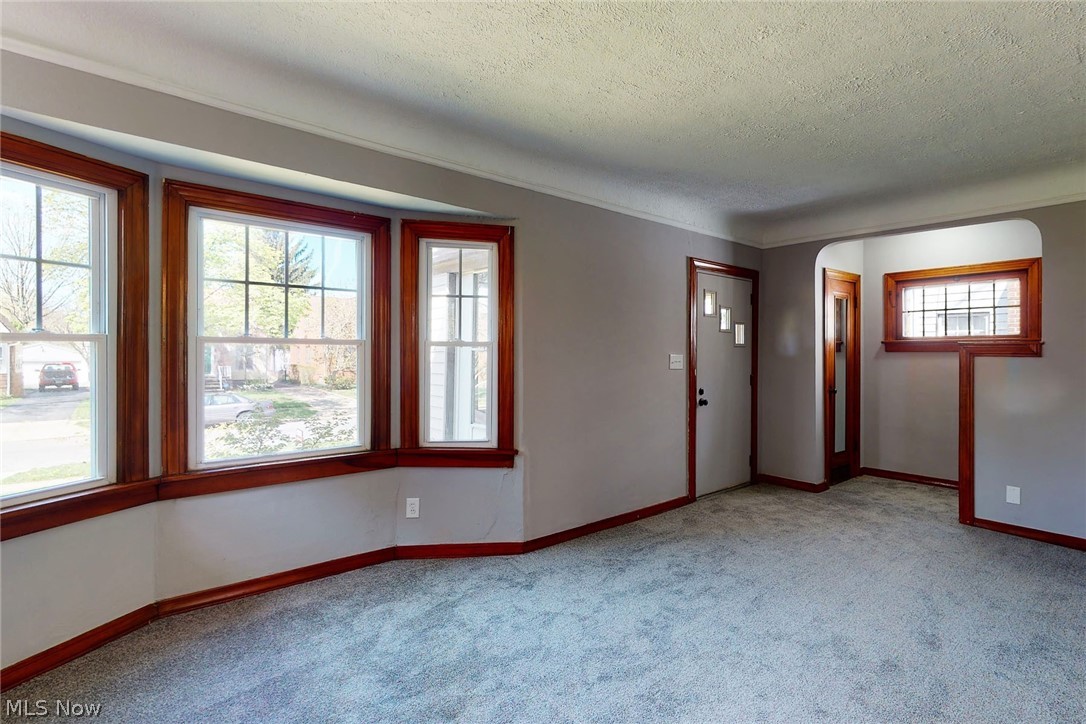 977 Rushleigh Road Cleveland Heights, OH 44121 - Photo 5 of 35