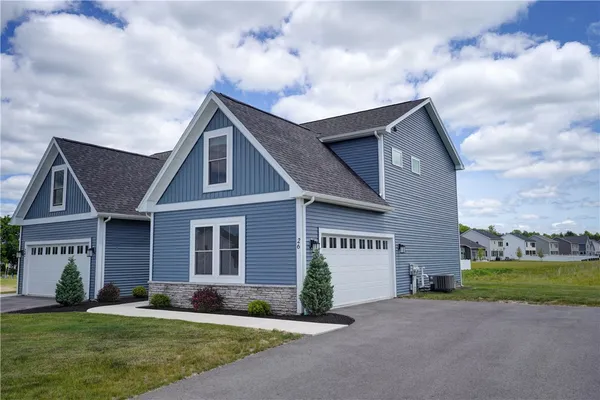 $499,900 | 26 Chase Meadow Trail, Mendon, NY 14472
