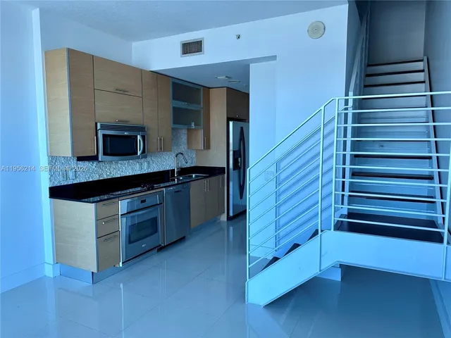 $2,750 | 60 Southwest 13th Street, Unit 2213, Miami, FL 33130