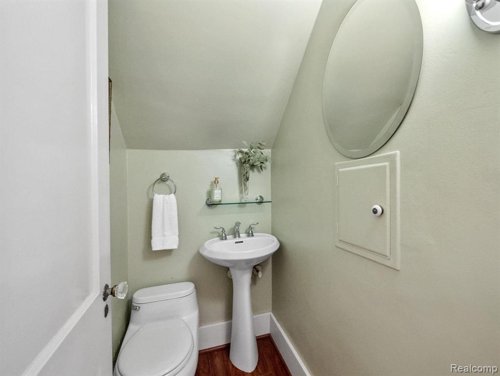 1072 Ridgedale Avenue Birmingham, MI 48009 - Photo 19 of 51