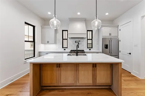 $649,900 | 515 East 4th Street, Houston, TX 77007