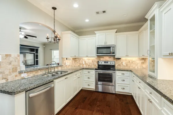 $374,900 | 4115 Twin Drive West, Santa Fe, TX 77510