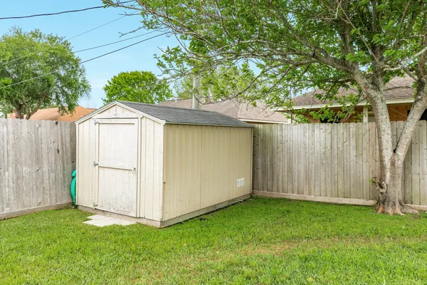 $374,900 | 4115 Twin Drive West, Santa Fe, TX 77510