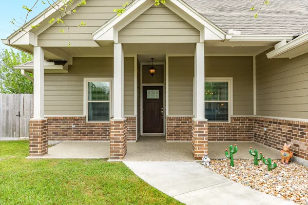 $374,900 | 4115 Twin Drive West, Santa Fe, TX 77510