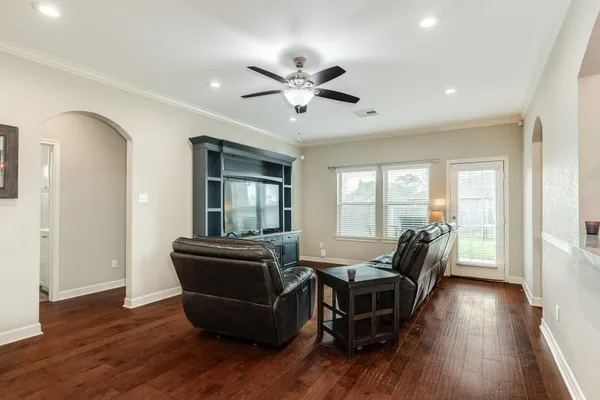 $374,900 | 4115 Twin Drive West, Santa Fe, TX 77510