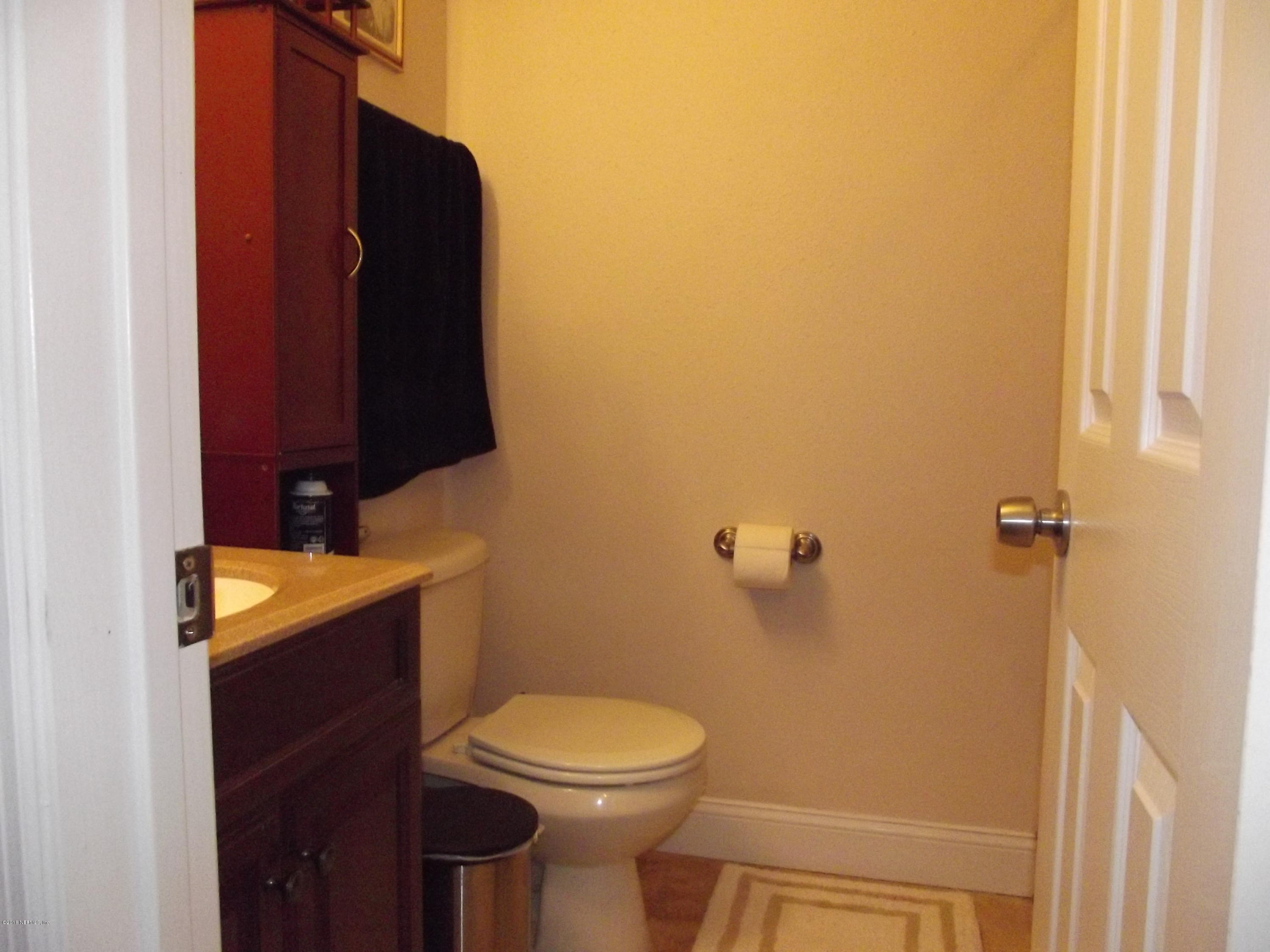 2924 Stonehurst Road East Jacksonville, FL 32277 - Photo 7 of 9 Master Bath