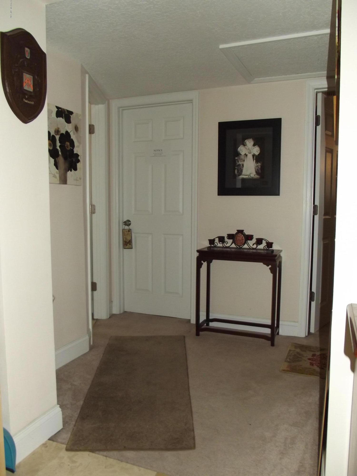 2924 Stonehurst Road East Jacksonville, FL 32277 - Photo 8 of 9 Hall