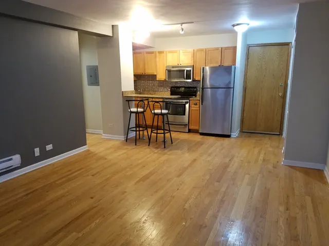 $1,696 | 4180 North Marine Drive, Unit 601, Chicago, IL 60613