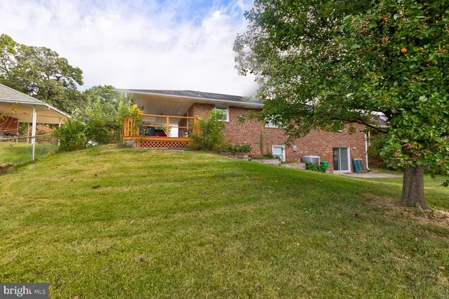 $2,895 | 4305 Briggs Chaney Road, Beltsville, MD 20705