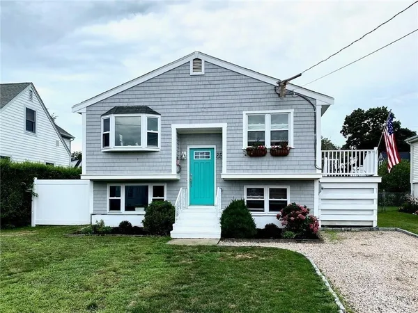 $3,500 | 85 Eustis Avenue, Newport, RI 02840