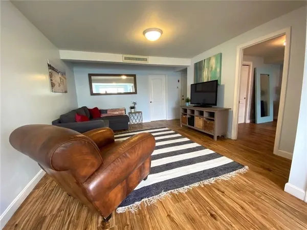 $3,500 | 85 Eustis Avenue, Newport, RI 02840